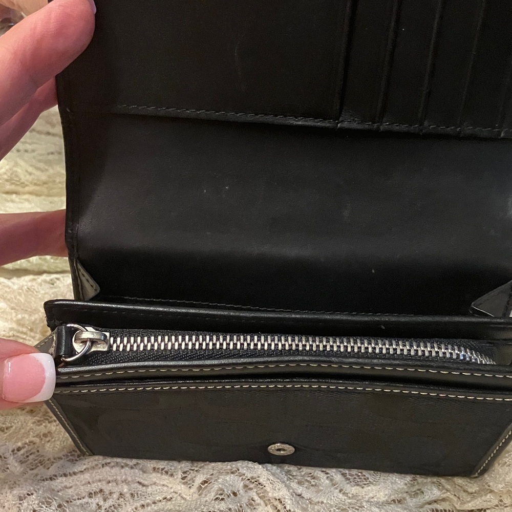 Coach Black Designer Signature Wallet - Picture 12 of 13
